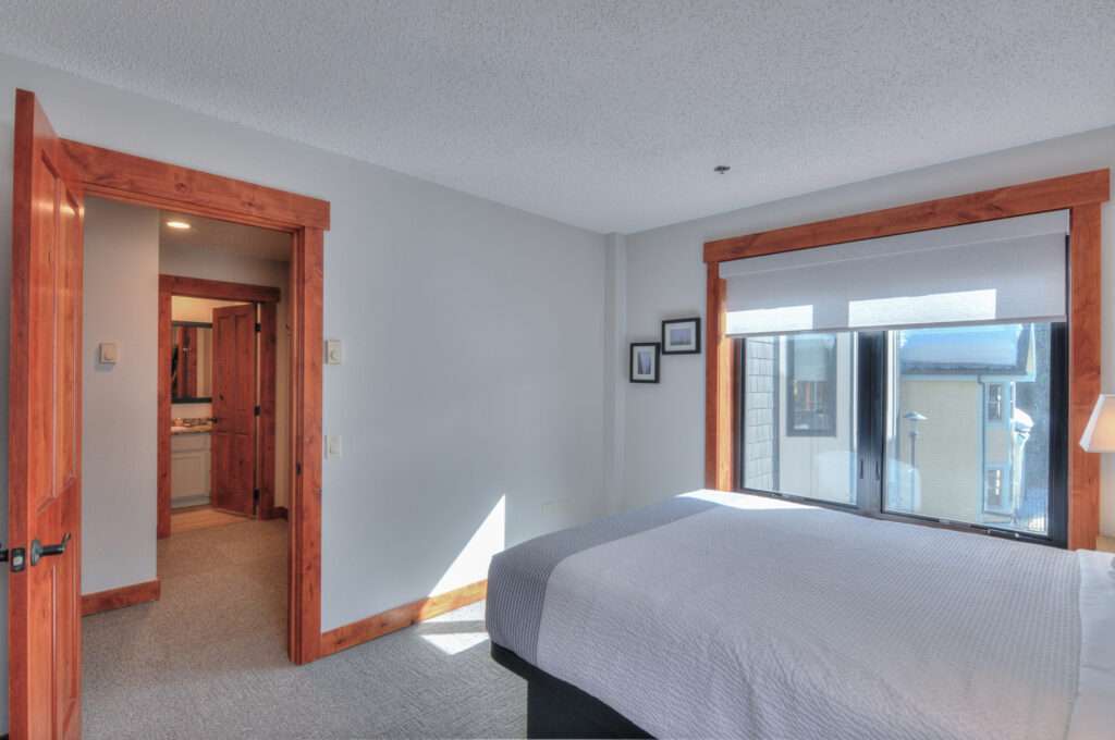 One Bedroom bedroom into bath