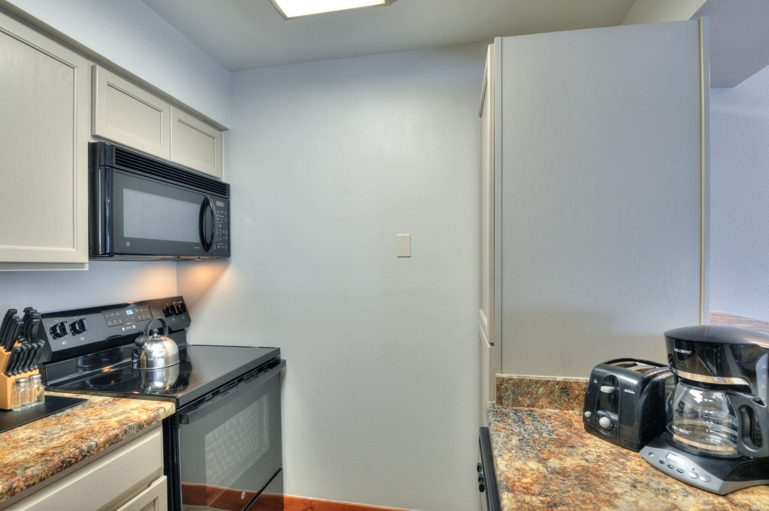 One Bedroom kitchen2