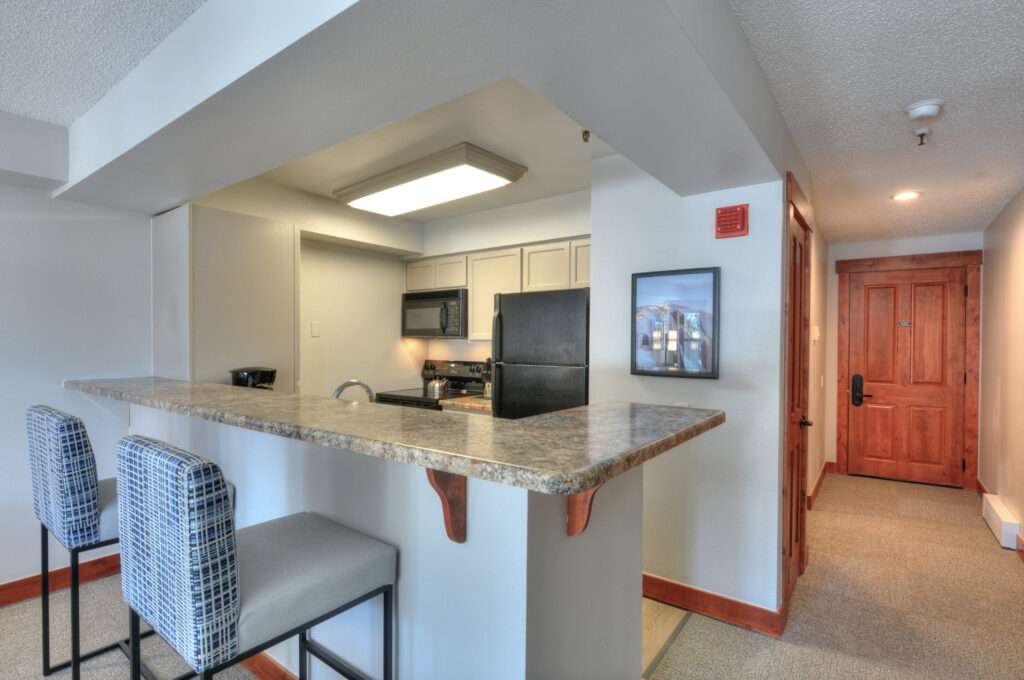 ST breakfast bar kitchen entry hall