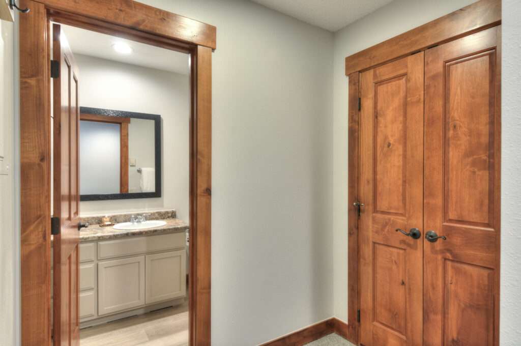 ST entry into bathroom