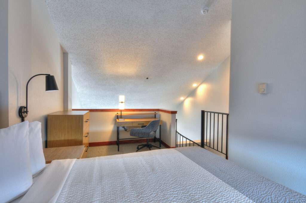 QSTL bed and office