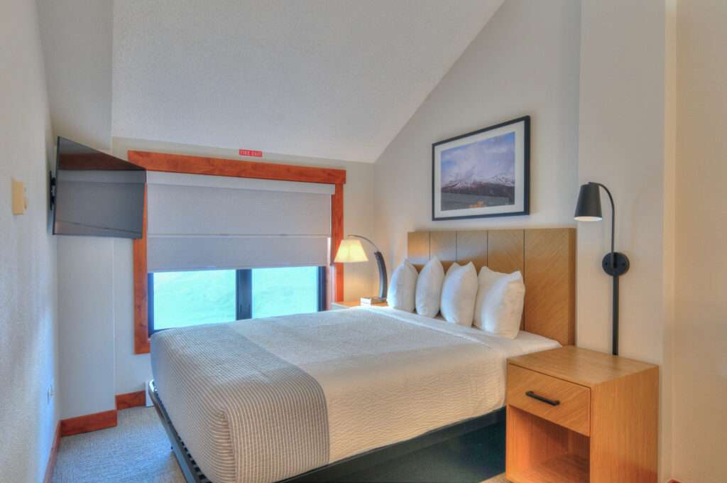 QSTL loft bed room