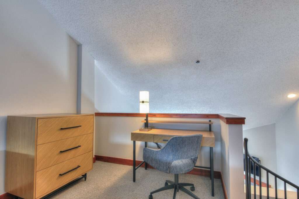 QSTL loft office enhanced
