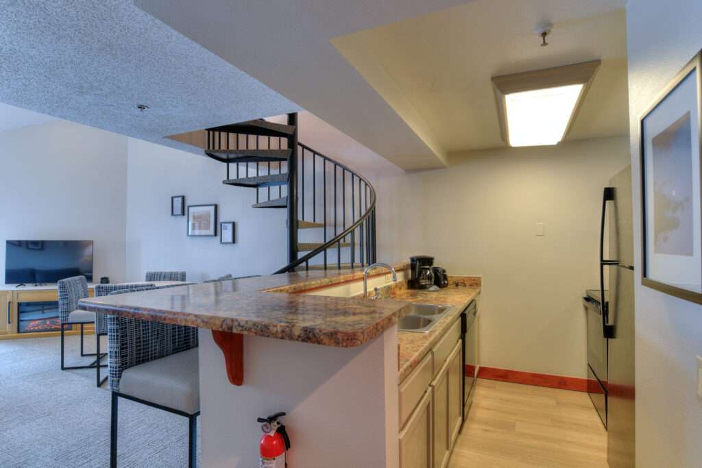 KSTLE fireplace dining kitchen