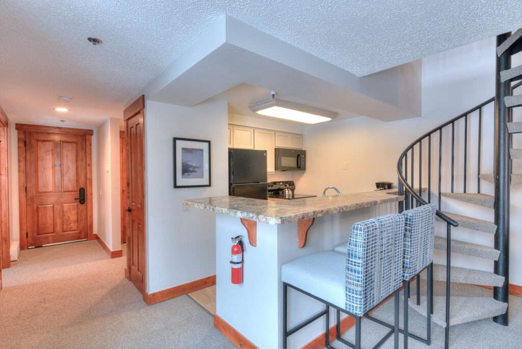 OneLoft entryway kitchen breakfast bar