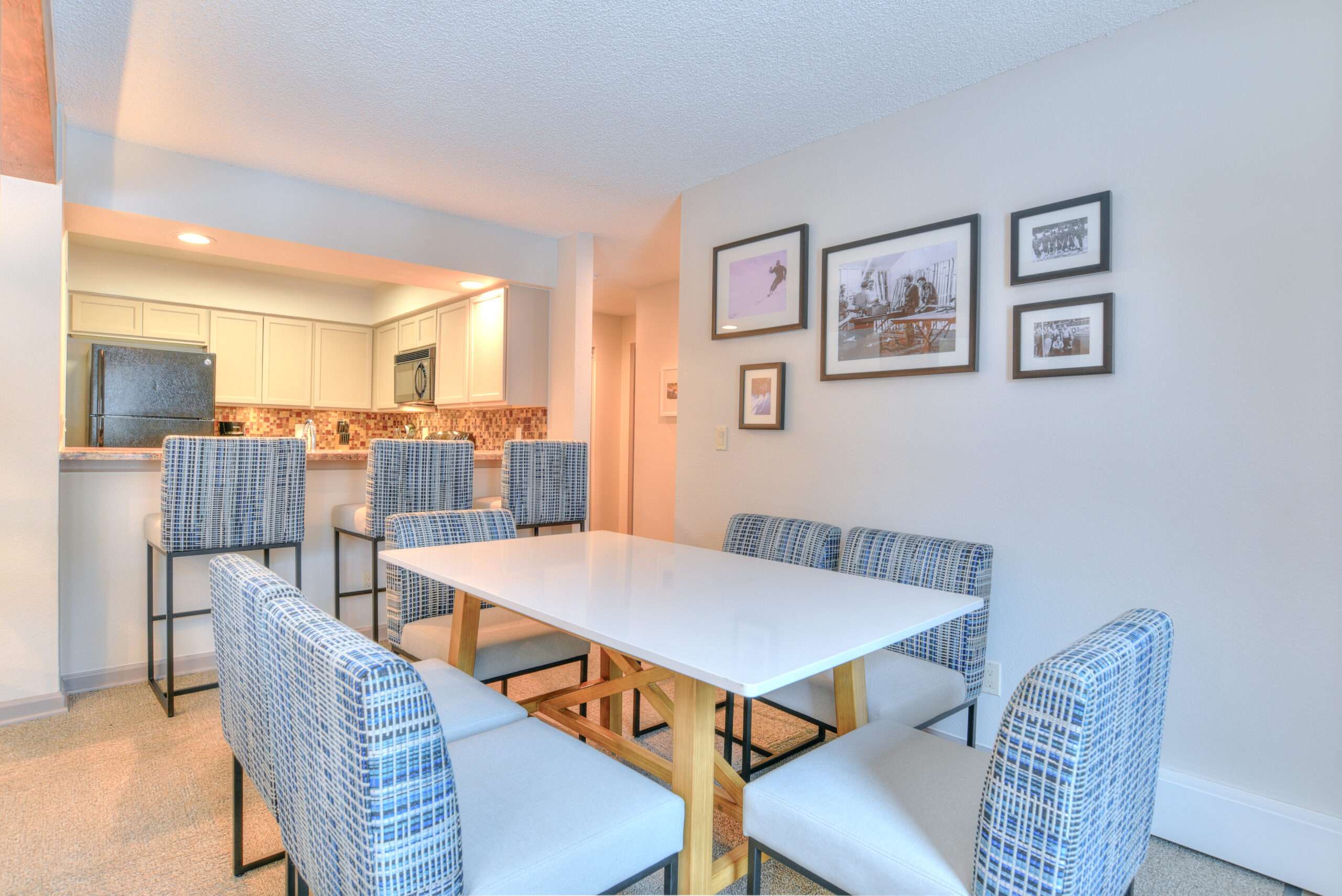 2L3Q 514 dining and kitchen