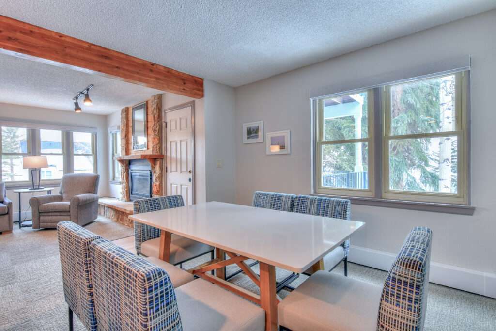 2br3Q 522 dining fireplace outside