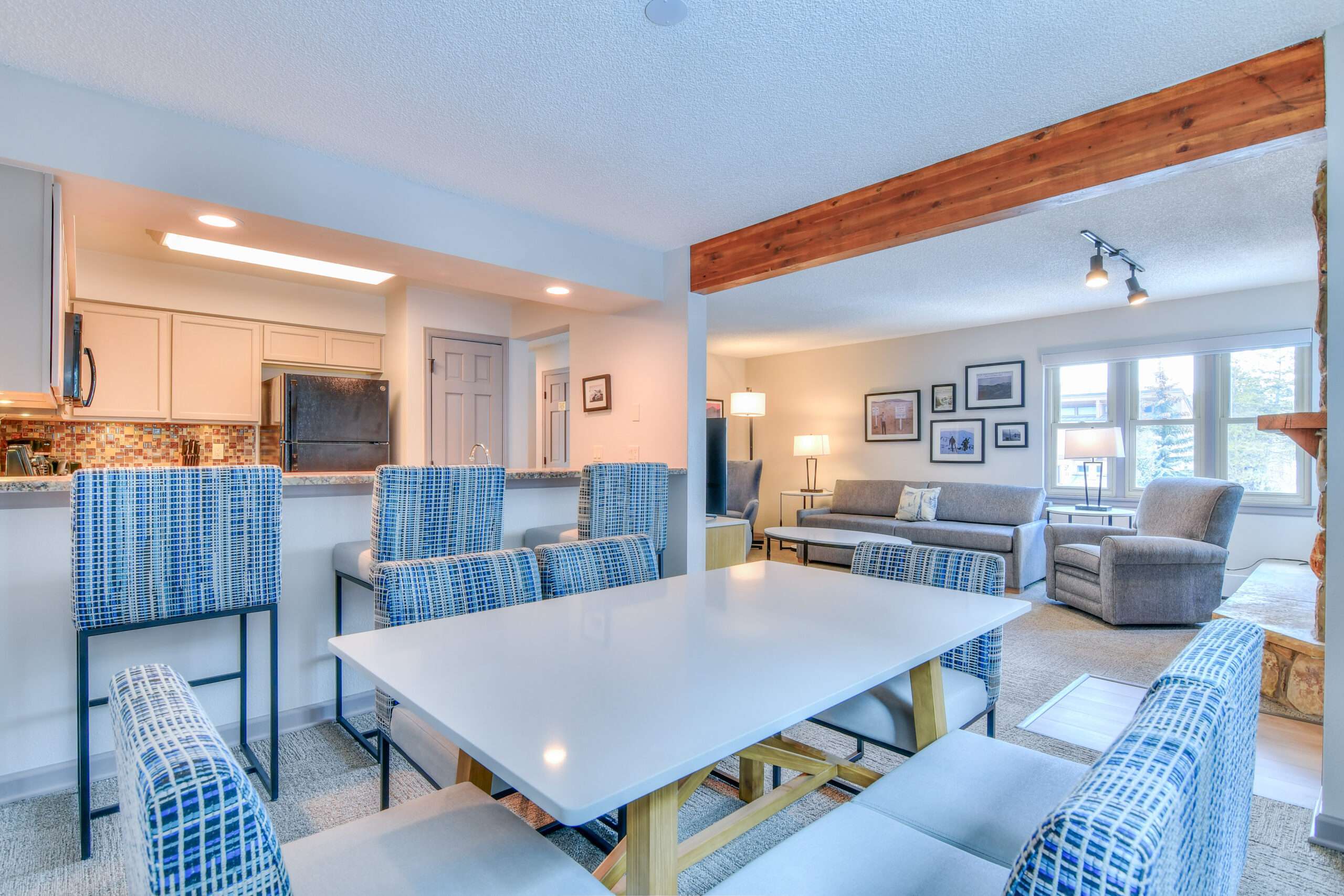 2br3Q 522 dining kitchen living rooms