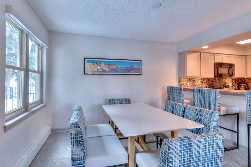 2br3Q 522 dining room kitchen