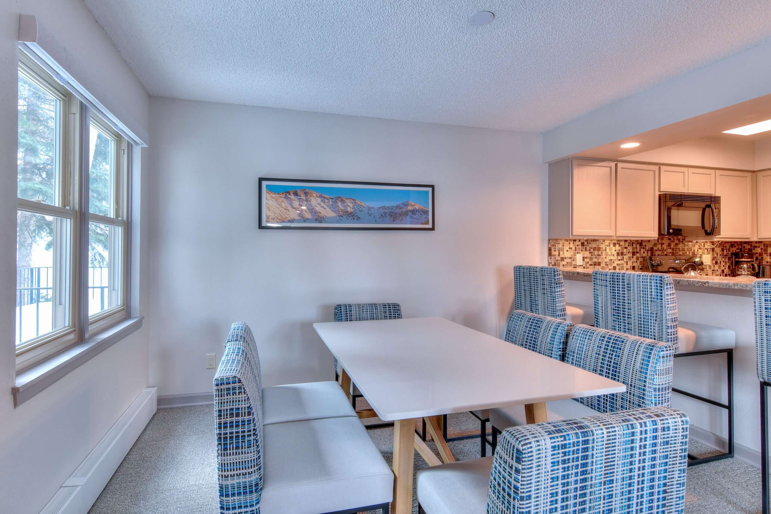 2br3Q 522 dining room kitchen