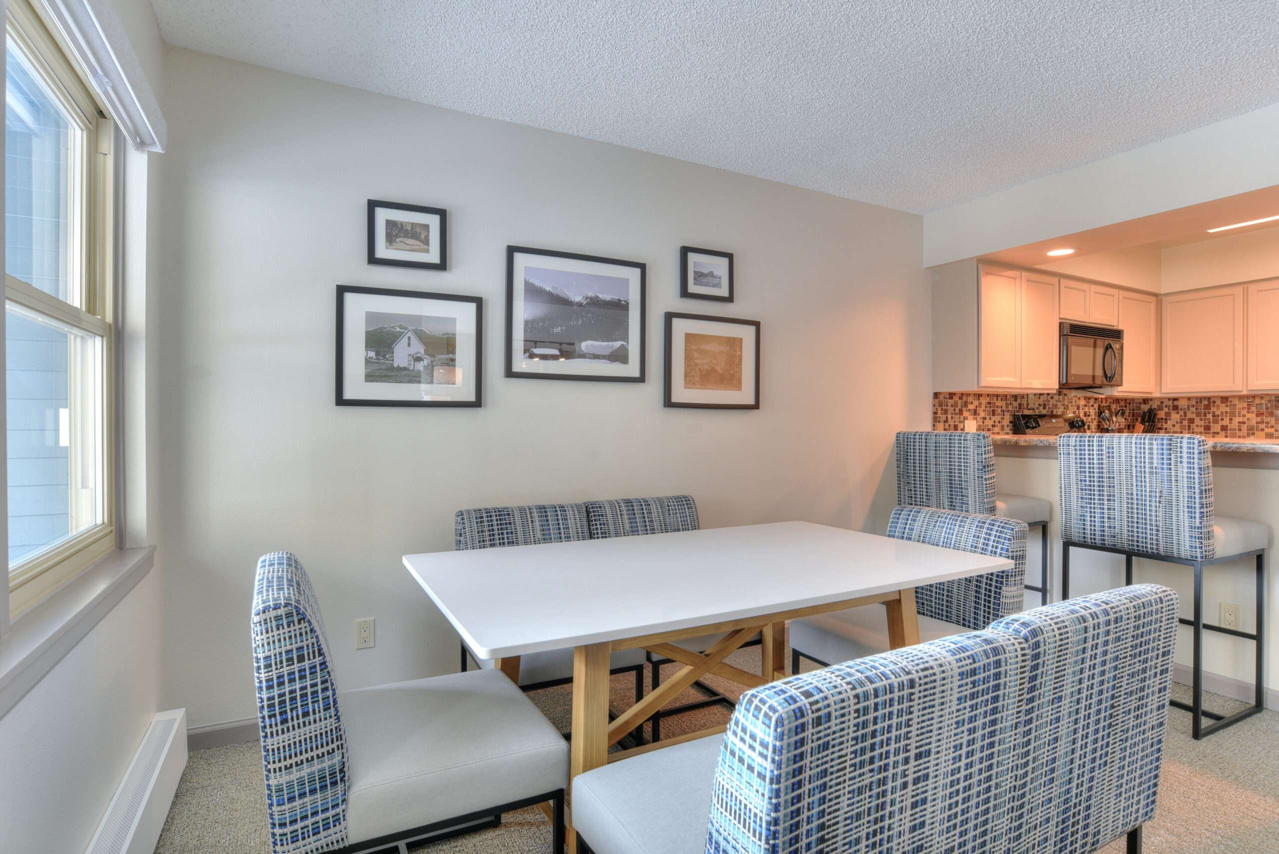 2full 523 dining and kitchen