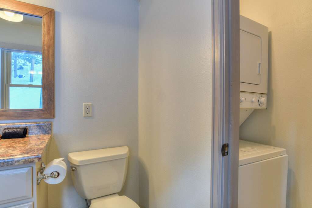 2full 523 half bath laundry