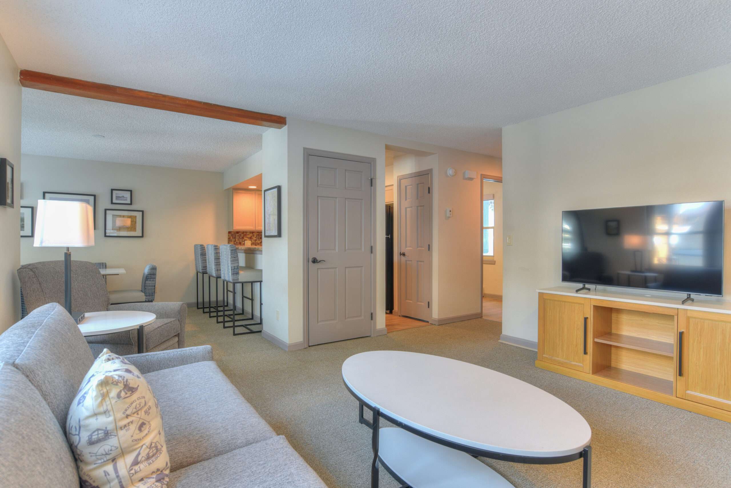 2full 523 living to dining