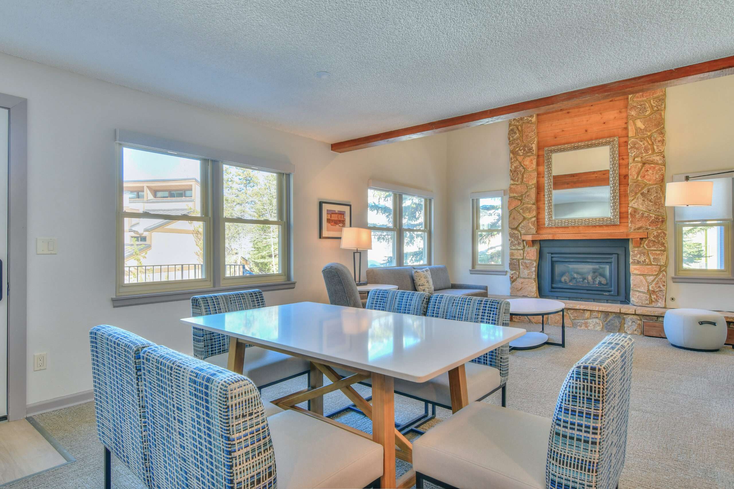 3br 524 dining into living