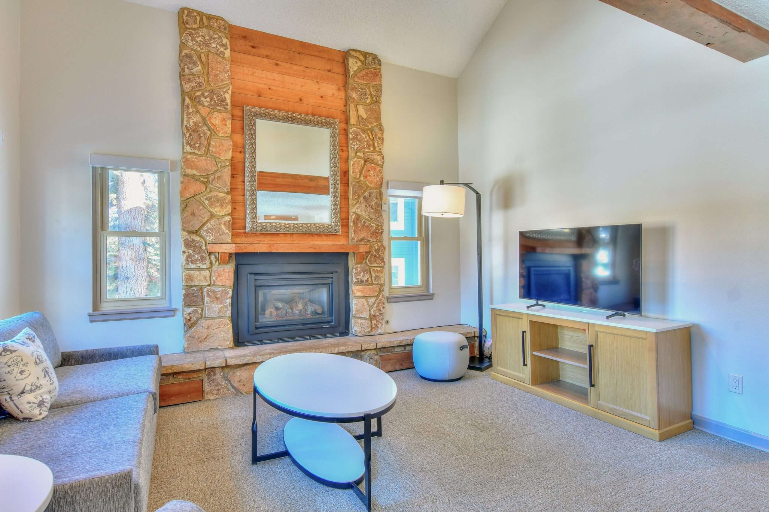 3br 524 living