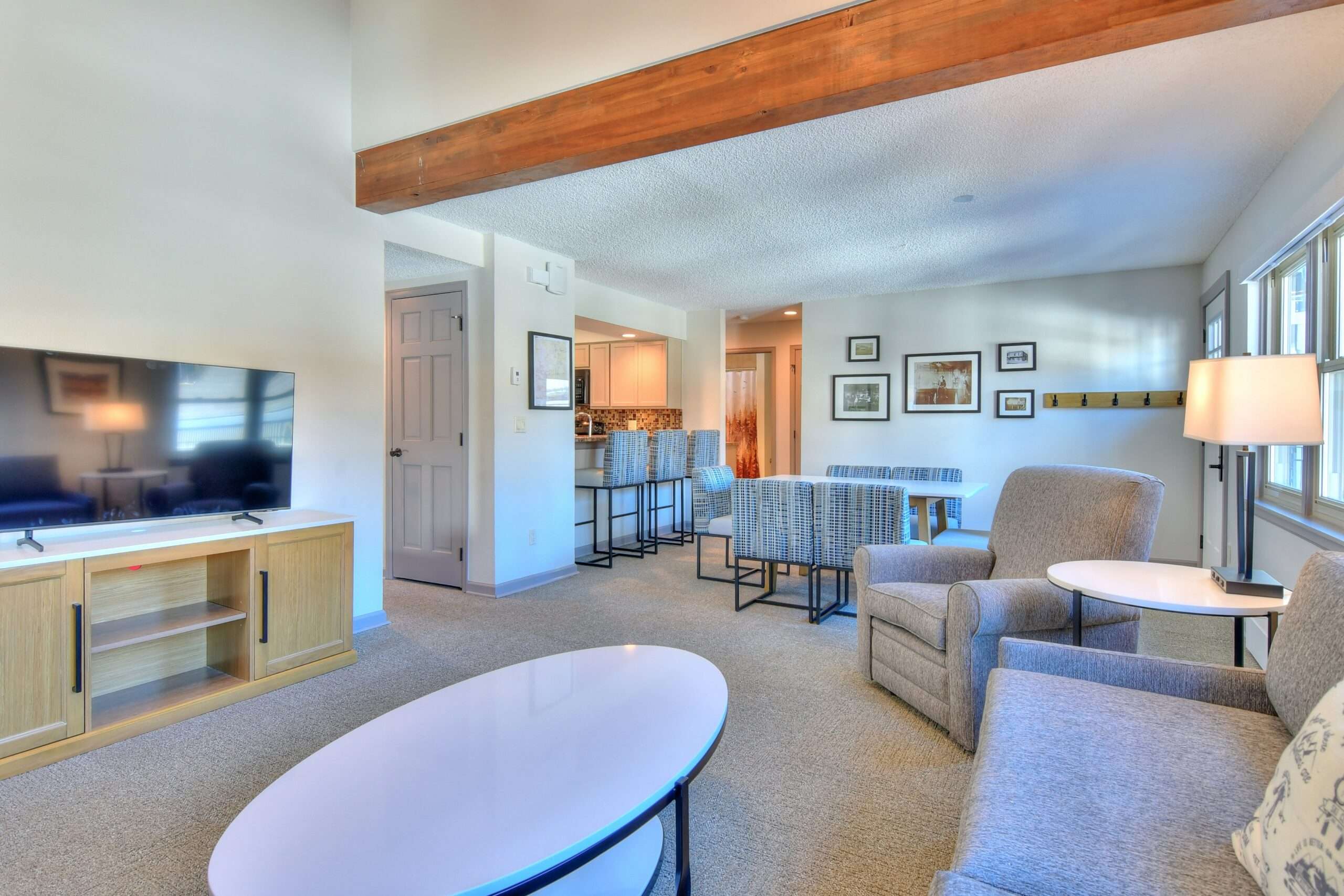 3br 524 living to dining and bar and bath