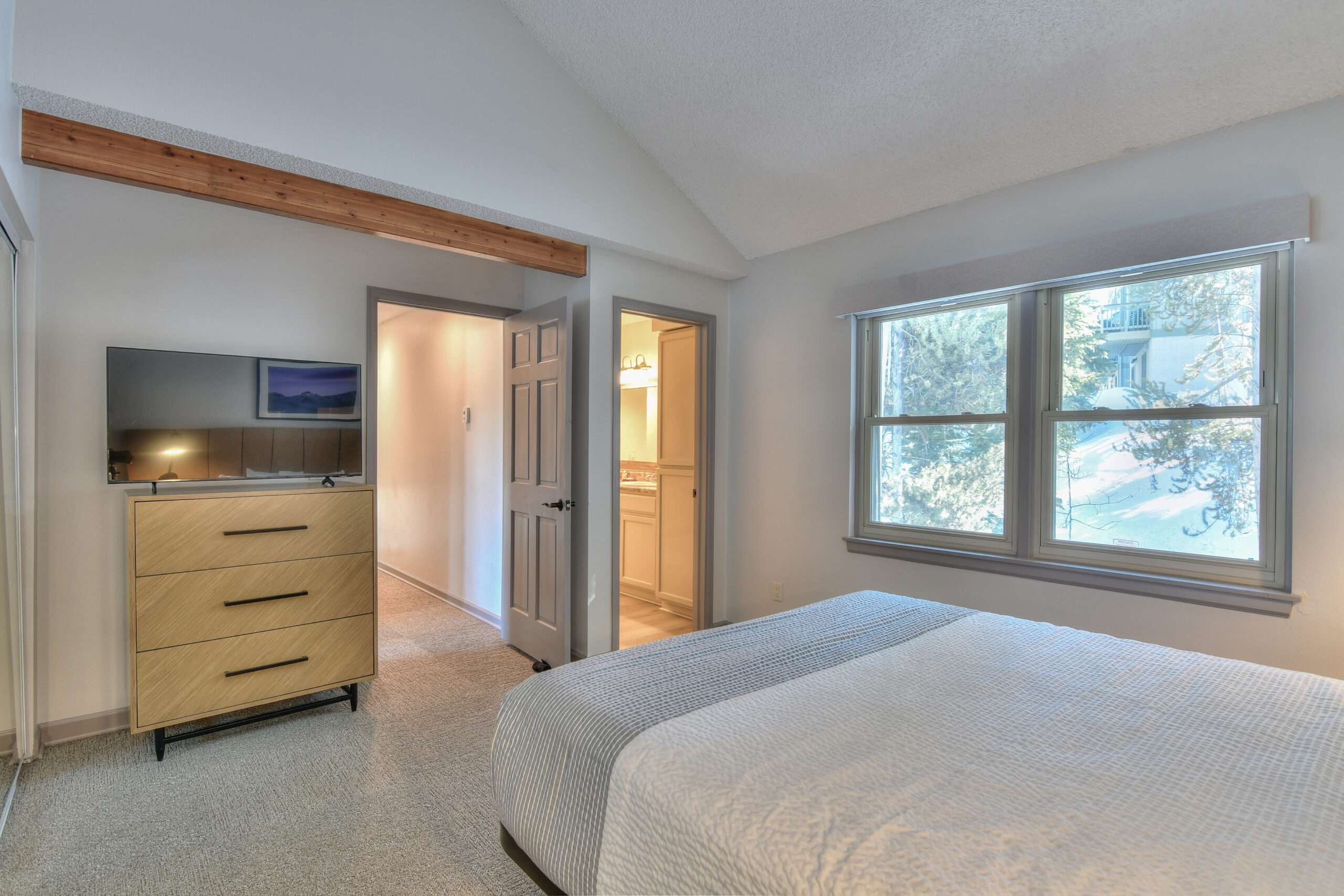 3br 524 upstairs q to ensuite